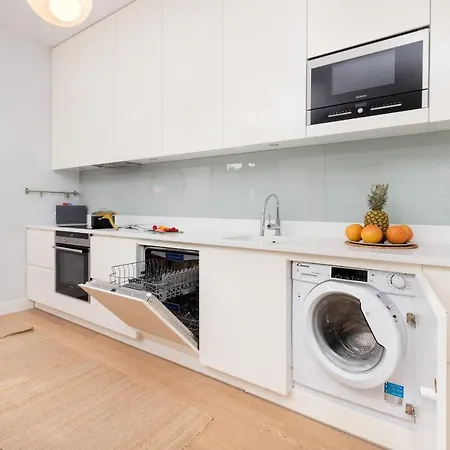 Neptun Park Spacious 3-bedroom By Renters * 格但斯克