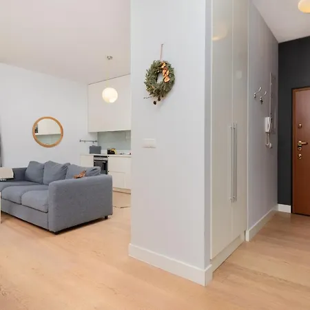 Neptun Park Spacious 3-bedroom By Renters 公寓