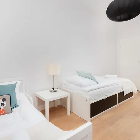 Neptun Park Spacious 3-bedroom By Renters