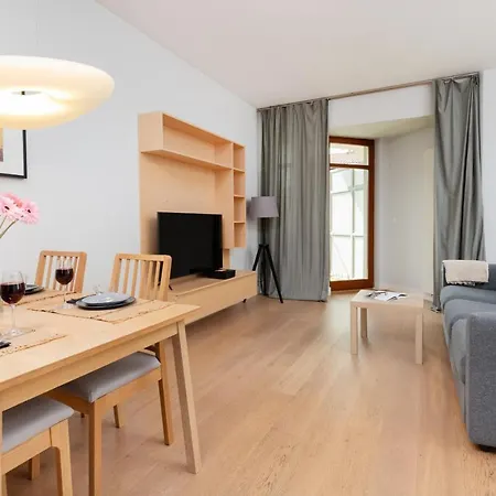Neptun Park Spacious 3-bedroom By Renters