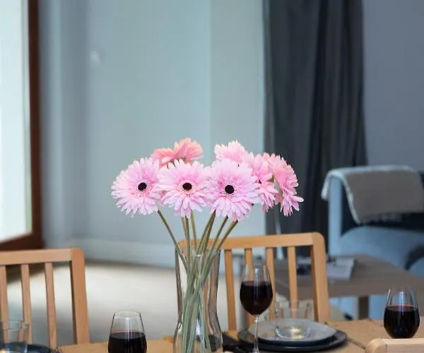 Apartman Neptun Park Spacious 3-bedroom By Renters