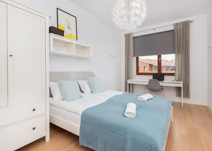 Neptun Park Spacious 3-bedroom By Renters * Gdańsk