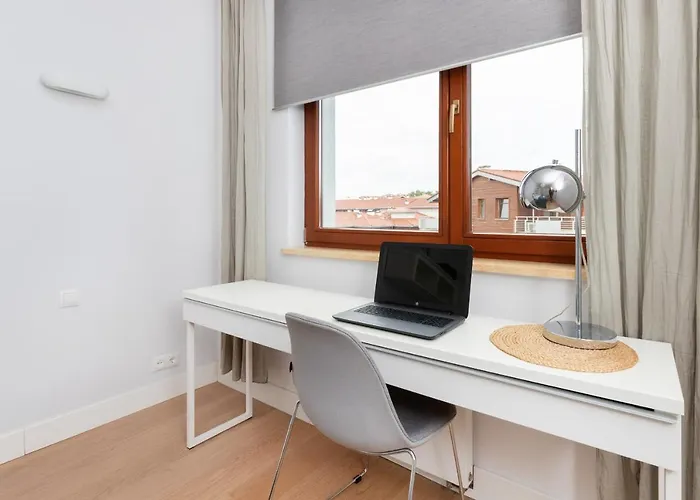 Neptun Park Spacious 3-bedroom By Renters 公寓