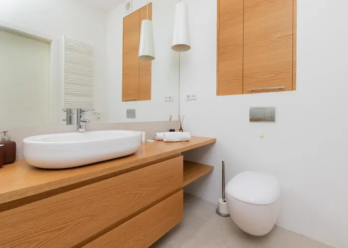 Neptun Park Spacious 3-bedroom By Renters 公寓 *