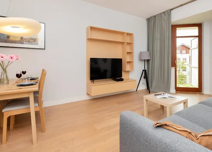 Neptun Park Spacious 3-bedroom By Renters