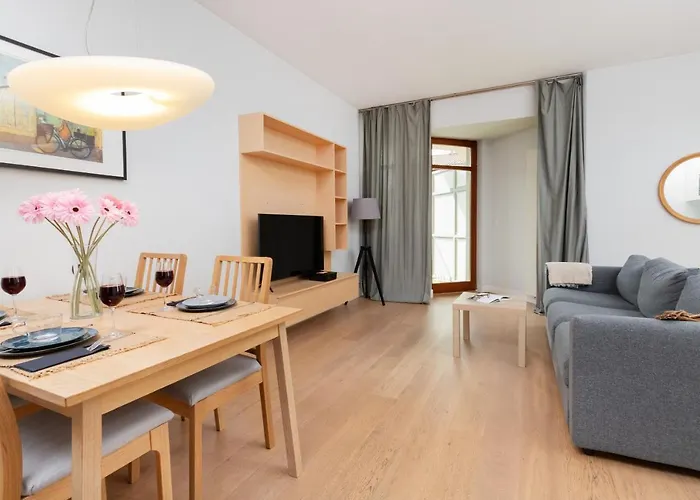 Neptun Park Spacious 3-bedroom By Renters