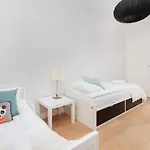 Neptun Park Spacious 3-bedroom By Renters