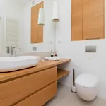 Neptun Park Spacious 3-bedroom By Renters Apartmán *