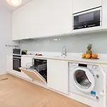 Neptun Park Spacious 3-bedroom By Renters * Gdaňsk