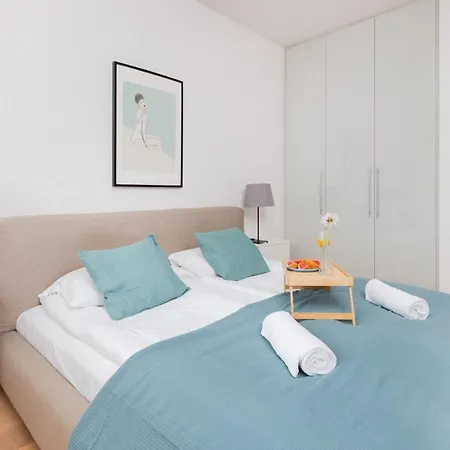 Neptun Park Spacious 3-bedroom By Renters 아파트 그단스크